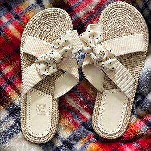 Polka Dot Bow Women Sandals NWOT size 8